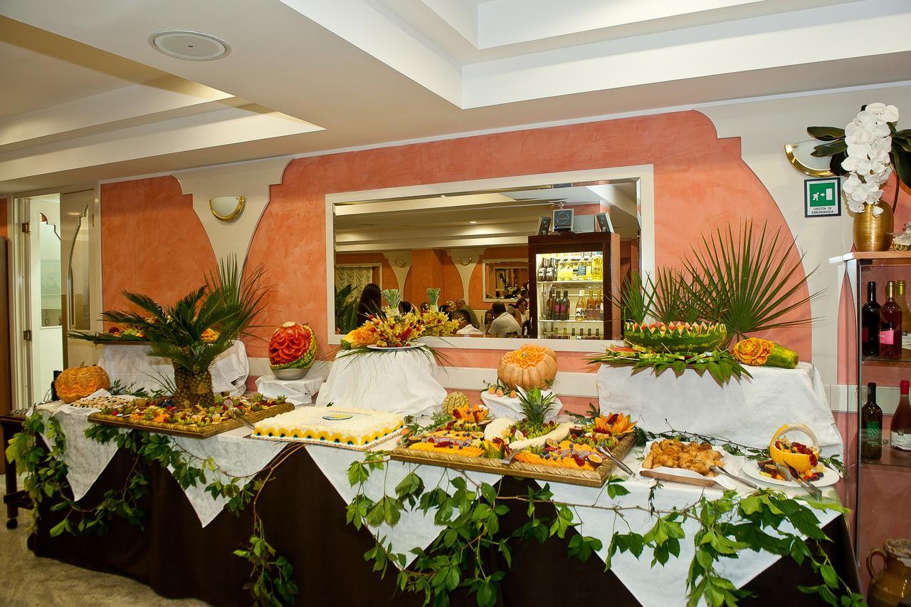 Hotel Borgo Marina Rodi Garganico Buitenkant foto