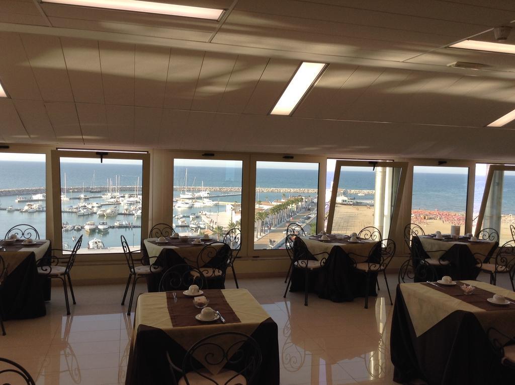 Hotel Borgo Marina Rodi Garganico Buitenkant foto