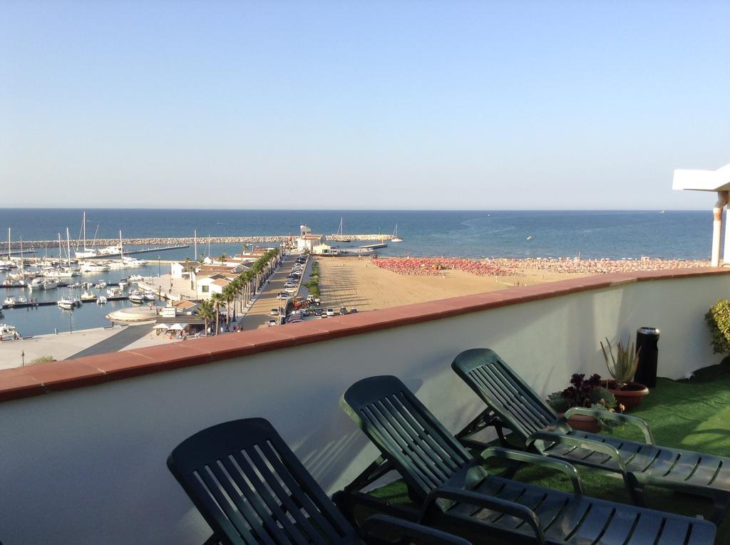 Hotel Borgo Marina Rodi Garganico Buitenkant foto